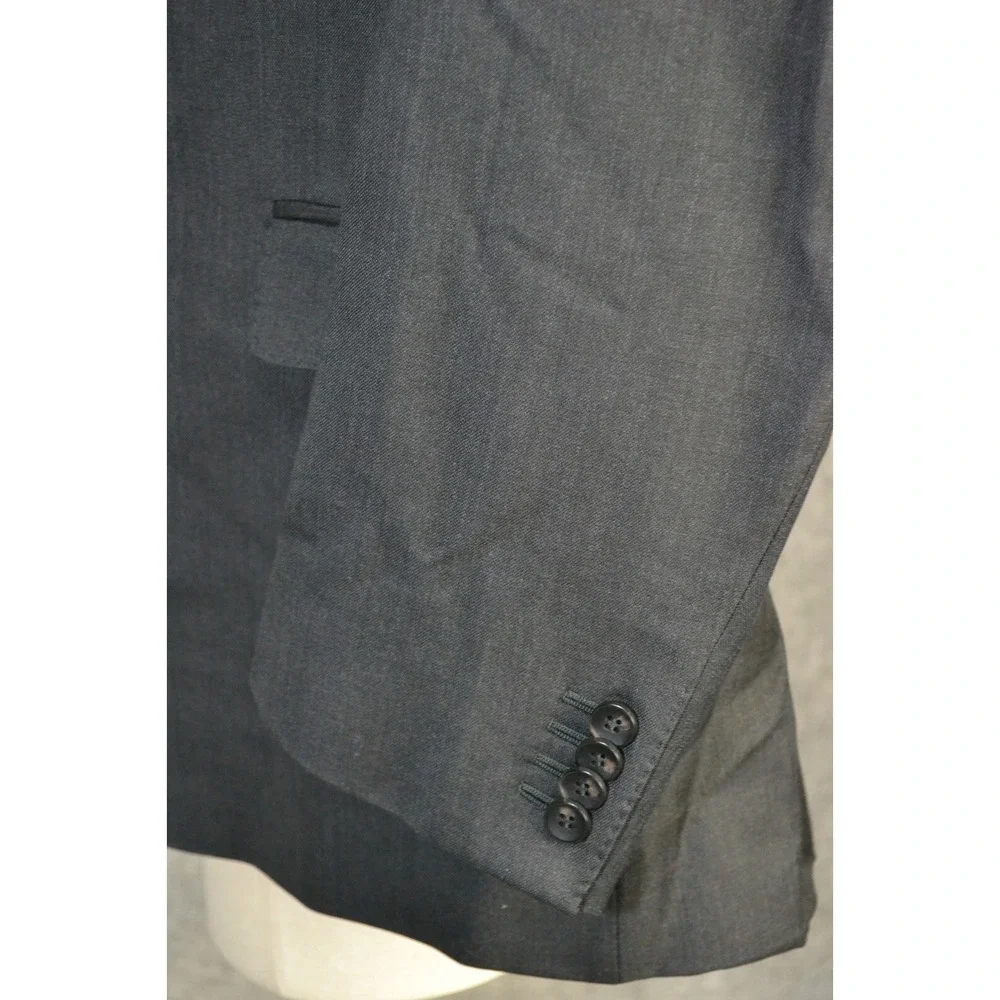 Suitsupply please look